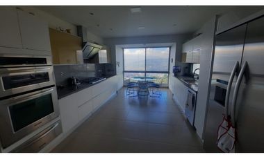 Copia de VENTA de moderna casa con PISCINA en Las Palmas con vista a la ciudad.