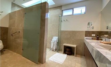 Copia de VENTA de moderna casa con PISCINA en Las Palmas con vista a la ciudad.