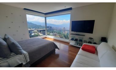 Copia de VENTA de moderna casa con PISCINA en Las Palmas con vista a la ciudad.