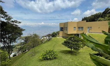 Copia de VENTA moderna CASA en el POBLADO, Las Palmas con vista a la ciudad.