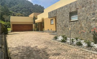 Copia de VENTA moderna CASA en el POBLADO, Las Palmas con vista a la ciudad.