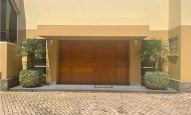 Copia de VENTA moderna CASA en el POBLADO, Las Palmas con vista a la ciudad.