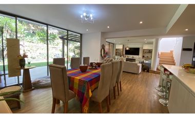 Copia de VENTA DE AMPLIA CASA CON TERRAZA Y JARDIN EN EL POBLADO, LOS BALSOS.