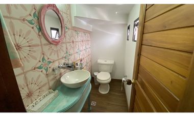 Copia de VENTA DE AMPLIA CASA CON TERRAZA Y JARDIN EN EL POBLADO, LOS BALSOS.