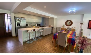 Copia de VENTA DE AMPLIA CASA CON TERRAZA Y JARDIN EN EL POBLADO, LOS BALSOS.