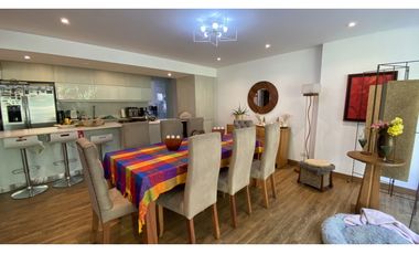 Copia de VENTA DE AMPLIA CASA CON TERRAZA Y JARDIN EN EL POBLADO, LOS BALSOS.