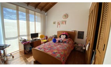 Copia de VENTA DE AMPLIA CASA CON TERRAZA Y JARDIN EN EL POBLADO, LOS BALSOS.