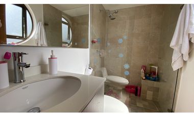 Copia de VENTA DE AMPLIA CASA CON TERRAZA Y JARDIN EN EL POBLADO, LOS BALSOS.