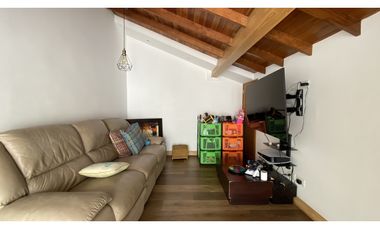 Copia de VENTA DE AMPLIA CASA CON TERRAZA Y JARDIN EN EL POBLADO, LOS BALSOS.