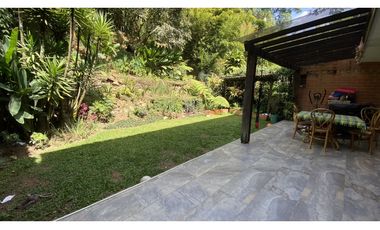 Copia de VENTA DE AMPLIA CASA CON TERRAZA Y JARDIN EN EL POBLADO, LOS BALSOS.