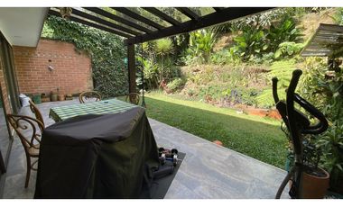 Copia de VENTA DE AMPLIA CASA CON TERRAZA Y JARDIN EN EL POBLADO, LOS BALSOS.