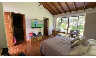 Copia de VENTA DE AMPLIA CASA CON TERRAZA Y JARDIN EN EL POBLADO, LOS BALSOS.