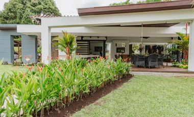 VENTA de moderna FINCA en San Jerónimo, sector El Hato. Unidad cerrada
