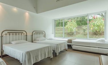 VENTA de moderna FINCA en San Jerónimo, sector El Hato. Unidad cerrada