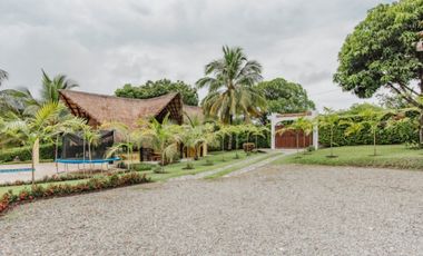 VENTA de moderna FINCA en San Jerónimo, sector El Hato. Unidad cerrada