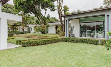 VENTA de moderna FINCA en San Jerónimo, sector El Hato. Unidad cerrada