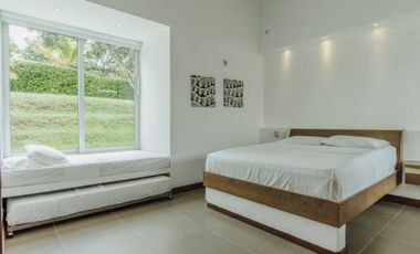 VENTA de moderna FINCA en San Jerónimo, sector El Hato. Unidad cerrada
