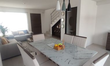 VENTA CASA  MITAD DEL MUNDO DENTRO DE CONJUNTO