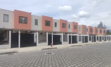 VENTA CASA LLANO GRANDE EN CONJUNTO