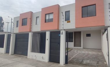 VENTA CASA LLANO GRANDE EN CONJUNTO