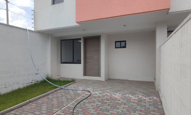 VENTA CASA LLANO GRANDE EN CONJUNTO