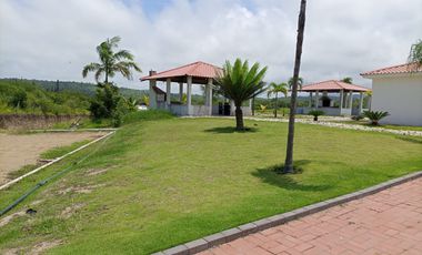 EN venta Terreno en  MAnta  urbanización COSTA DEL ESTE