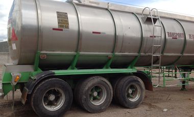 Renta terreno de 20.835m2 con cerramiento y oficina en la Mitad del Mundo