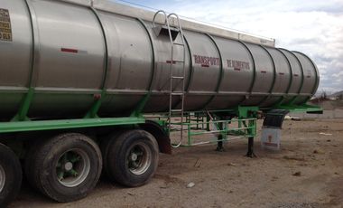 Renta terreno de 20.835m2 con cerramiento y oficina en la Mitad del Mundo