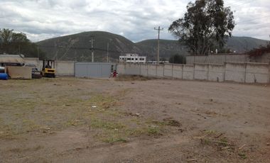 Renta terreno de 20.835m2 con cerramiento y oficina en la Mitad del Mundo