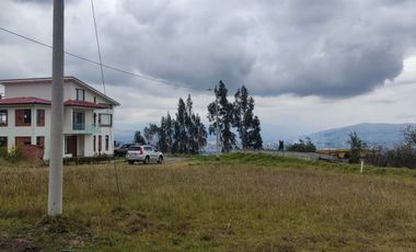 TERRENO EN VENTA EN CONSTANTINO FERNÁNDEZ. AMBATO