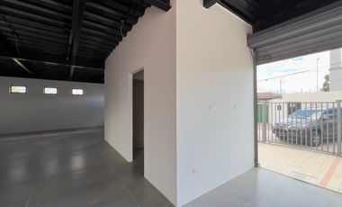 LOCAL EN RENTA-PLAZA COMERCIAL TUMBACO