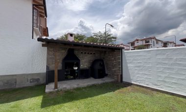 Casa en Venta-Sector Cumbaya/Vía Intervalles