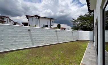 Casa en Venta-Sector Cumbaya/Vía Intervalles