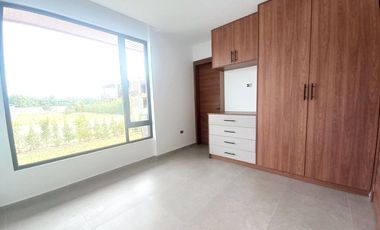 CASA EN VENTA-URBANIZACIÓN EN TUMBACO