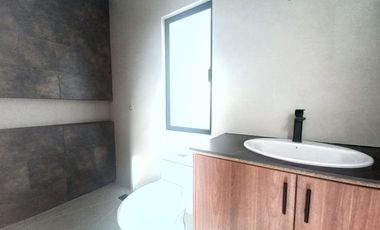 CASA EN VENTA-URBANIZACIÓN EN TUMBACO
