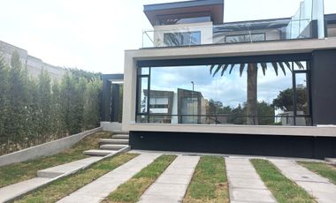 CASA EN VENTA-URBANIZACIÓN EN TUMBACO