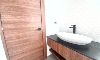 CASA EN VENTA-URBANIZACIÓN EN TUMBACO