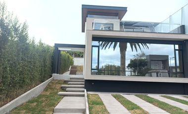 CASA EN VENTA-URBANIZACIÓN EN TUMBACO