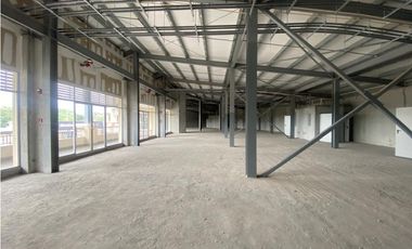 PEDREGAL / LOCAL COMERCIAL / PLAZA TERRANOVA / 70M / PLANTA ALTA /J