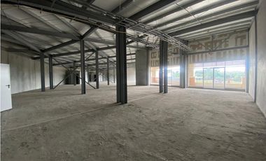 PEDREGAL / LOCAL COMERCIAL / PLAZA TERRANOVA / 174M / PLANTA ALTA /J