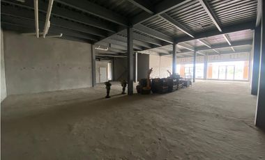 PEDREGAL / LOCAL COMERCIAL / PLAZA TERRANOVA / 383M / PLANTA BAJA /J