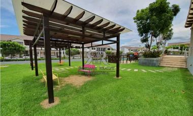 Se Vende Casa en Sierra Nevada Brisas Del Golf