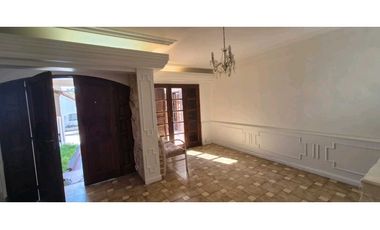 VENTA DE HERMOSA CASA DE CATEGORA EN CENTRO DE SAN MARTN – MENDOZA