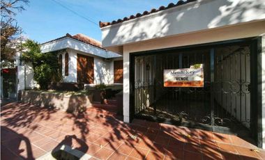 VENTA DE HERMOSA CASA DE CATEGORA EN CENTRO DE SAN MARTN – MENDOZA