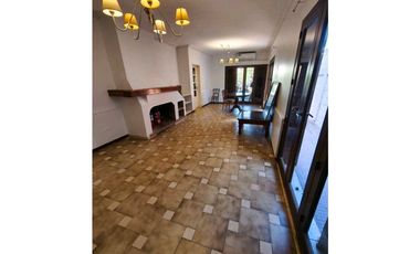 VENTA DE HERMOSA CASA DE CATEGORA EN CENTRO DE SAN MARTN – MENDOZA