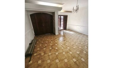 VENTA DE HERMOSA CASA DE CATEGORA EN CENTRO DE SAN MARTN – MENDOZA