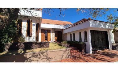VENTA DE HERMOSA CASA DE CATEGORA EN CENTRO DE SAN MARTN – MENDOZA