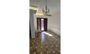 VENTA DE HERMOSA CASA DE CATEGORA EN CENTRO DE SAN MARTN – MENDOZA