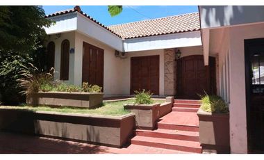 VENTA DE HERMOSA CASA DE CATEGORA EN CENTRO DE SAN MARTN – MENDOZA