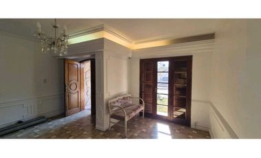 VENTA DE HERMOSA CASA DE CATEGORA EN CENTRO DE SAN MARTN – MENDOZA